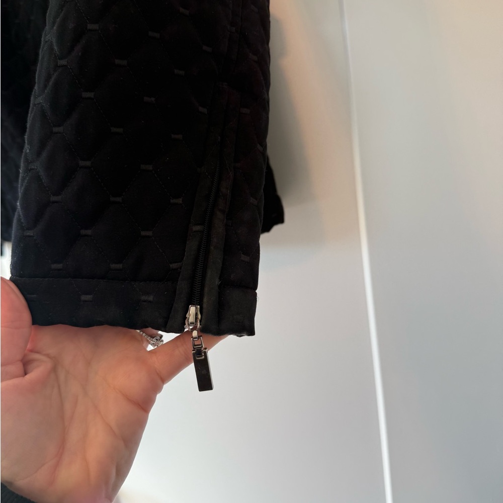 Gallery Women's Black Quilted Puffer Jacket - Picture 6 of 13